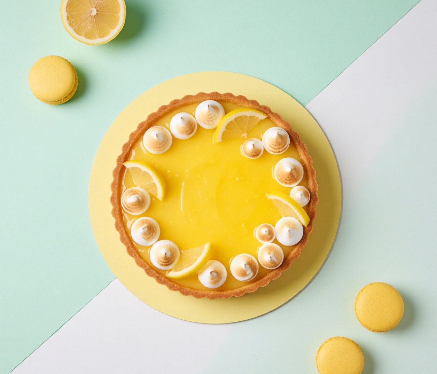 Crostata al limone con ciuffi di meringa